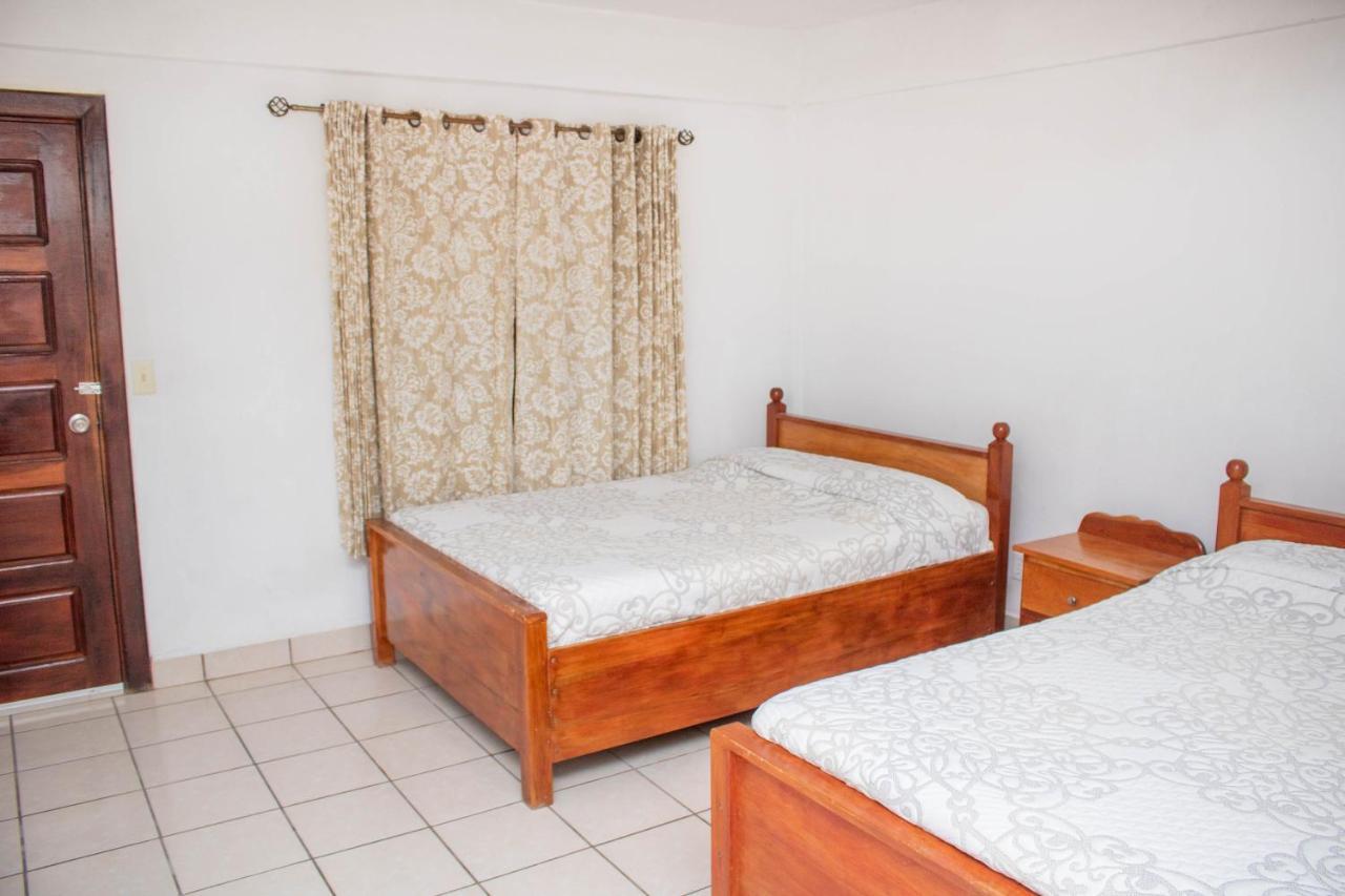 Las Palmas Hotel Corozal Luaran gambar