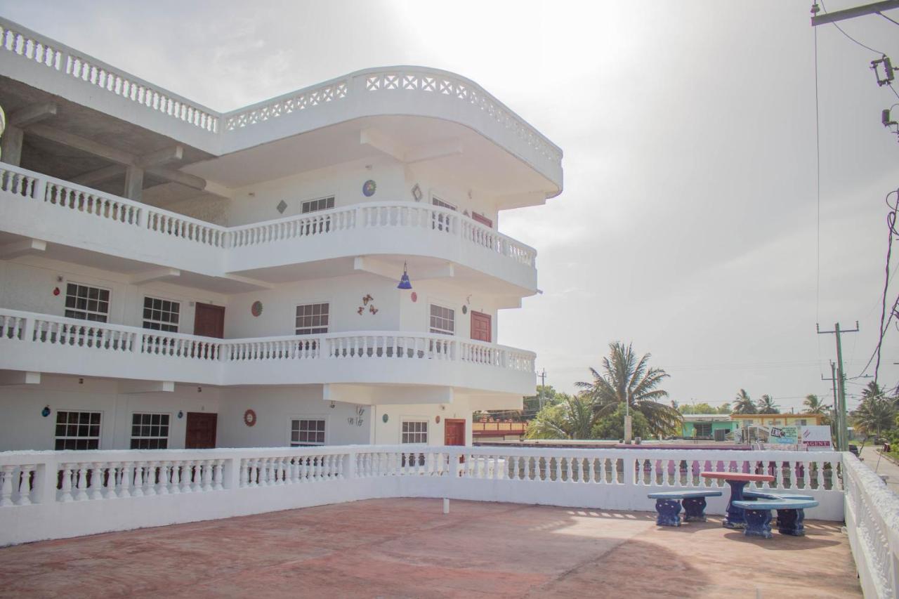 Las Palmas Hotel Corozal Luaran gambar