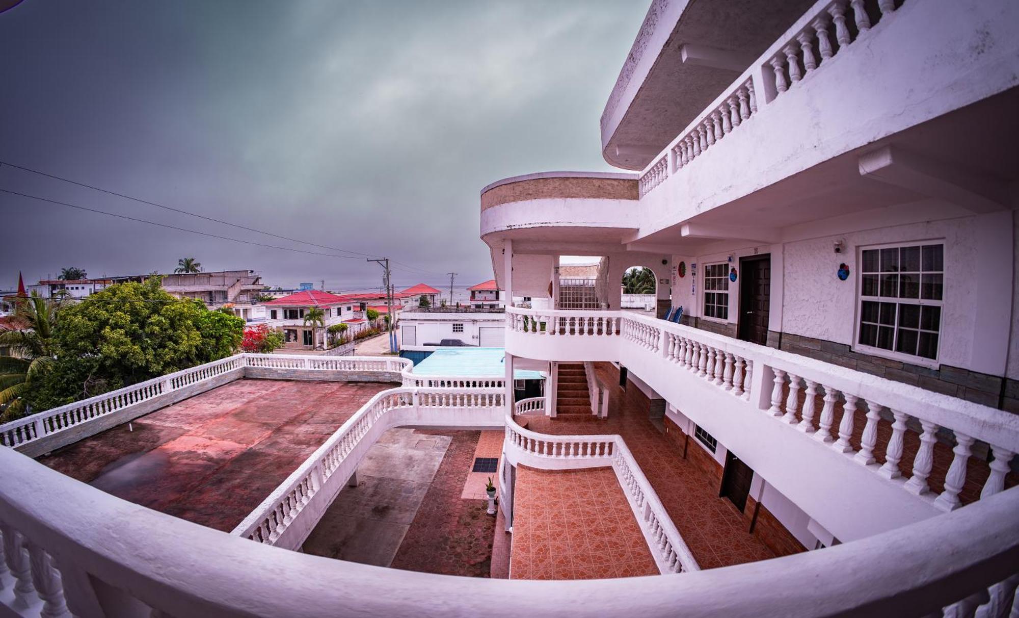 Las Palmas Hotel Corozal Luaran gambar